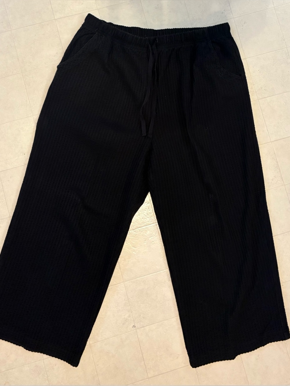 breckenridge Black Wide-Leg Drawstring Capris Size Large